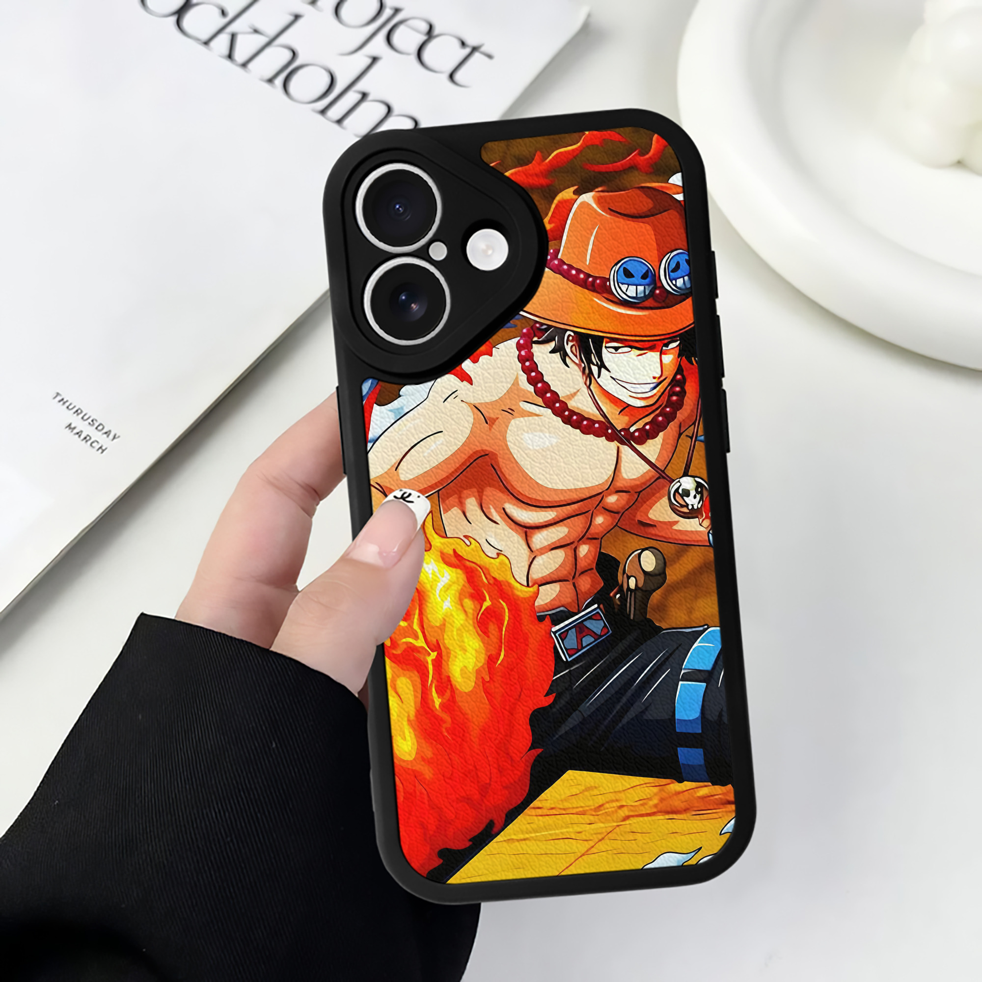 （画像用） ワンピース ONE PIECE 【iPhone 16シリーズ対応】シリコンスマホケース（レザー調） 材質：シリコン